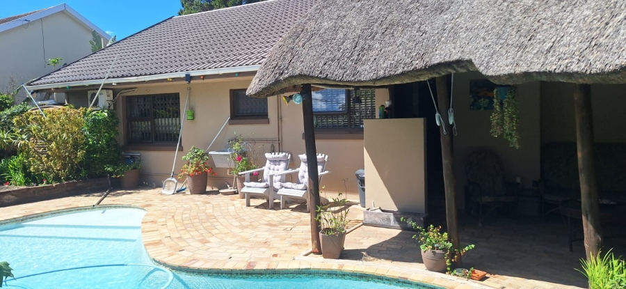 4 Bedroom Property for Sale in Beacon Bay Eastern Cape